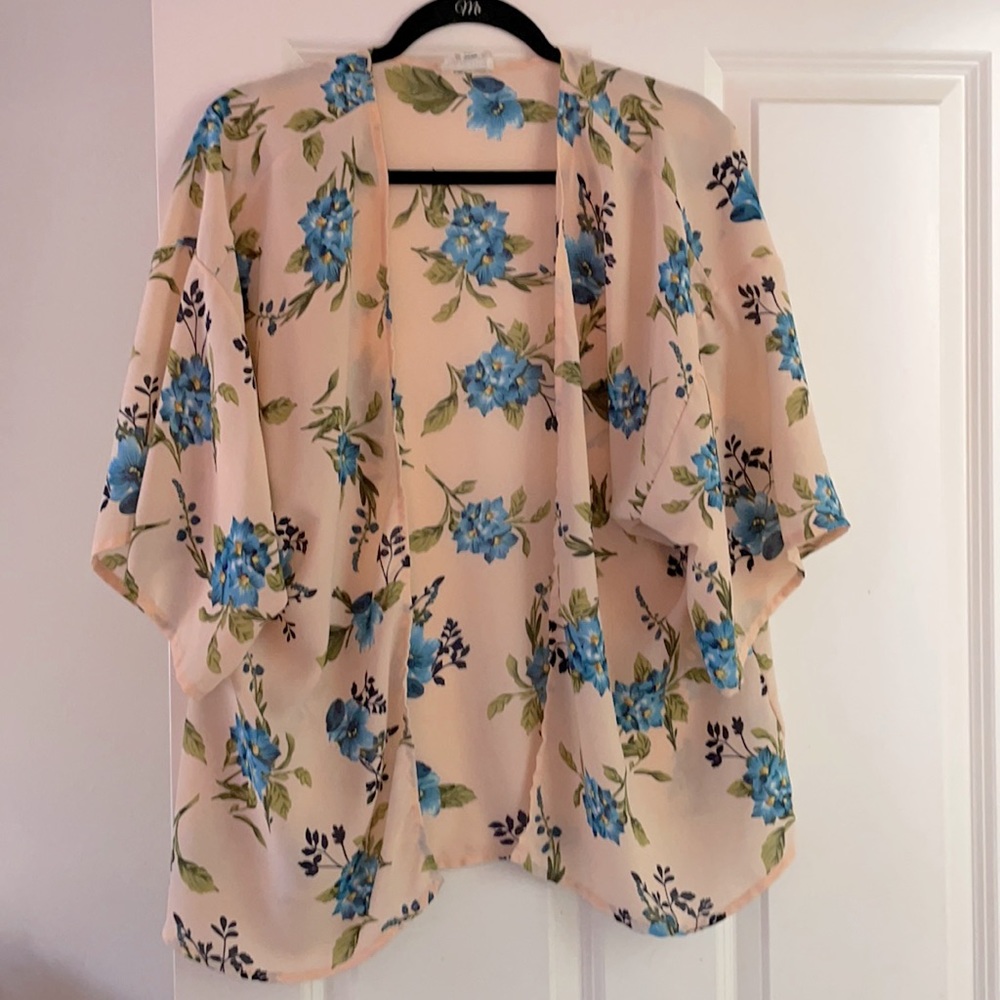 Women’s floral kimono